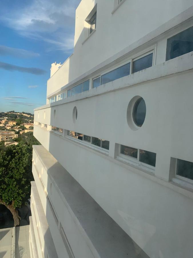 Elegant Studio Et Parking Dans Batiment Historique Saint-Tropez Luaran gambar
