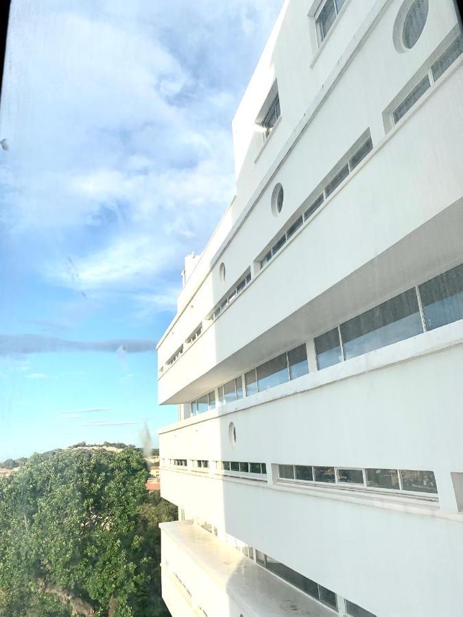Elegant Studio Et Parking Dans Batiment Historique Saint-Tropez Luaran gambar